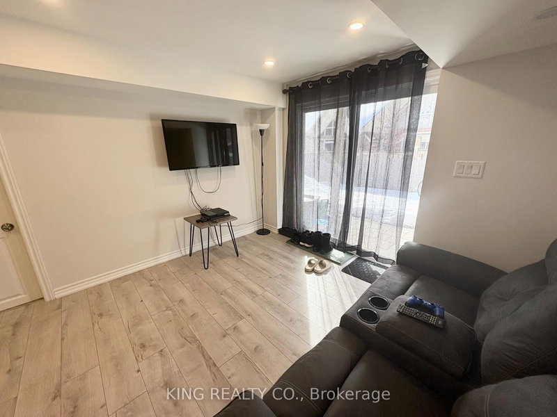 1246 Harlstone Cres, Oshawa, L1K 0J2 | Image 3