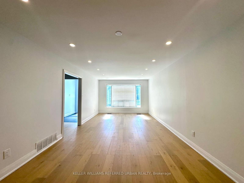 MAIN - 906 Marinet Cres, Pickering, L1W 2M1 | Image 2