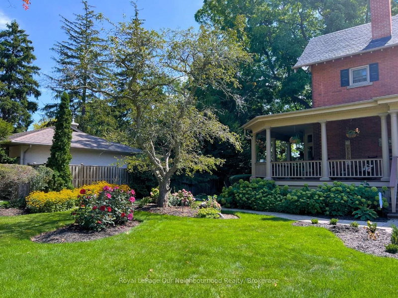 305 Trent St W, Whitby, L1N 1M3 | Image 3