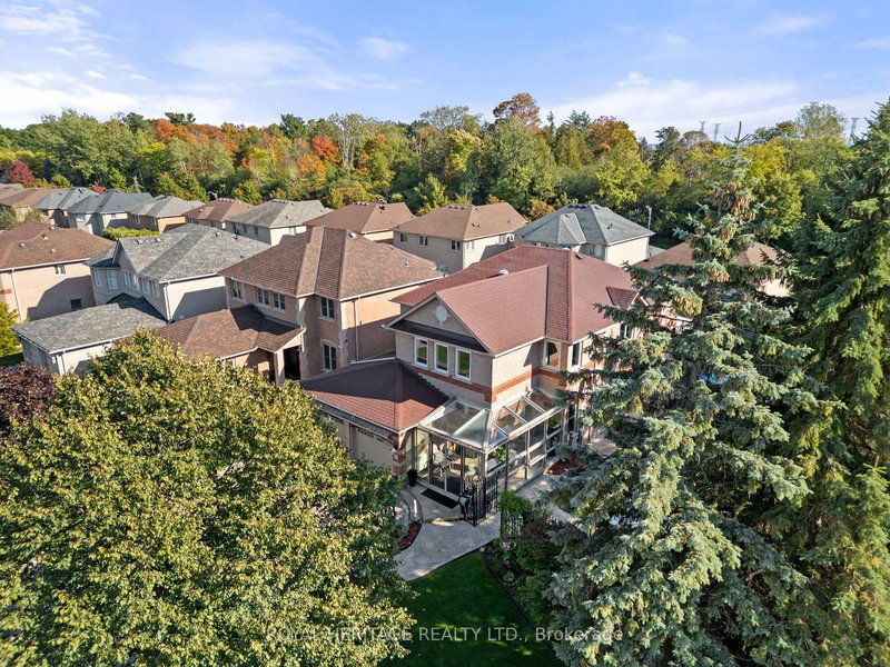 1101 Gossamer Dr, Pickering, L1X 2T7 | Image 3