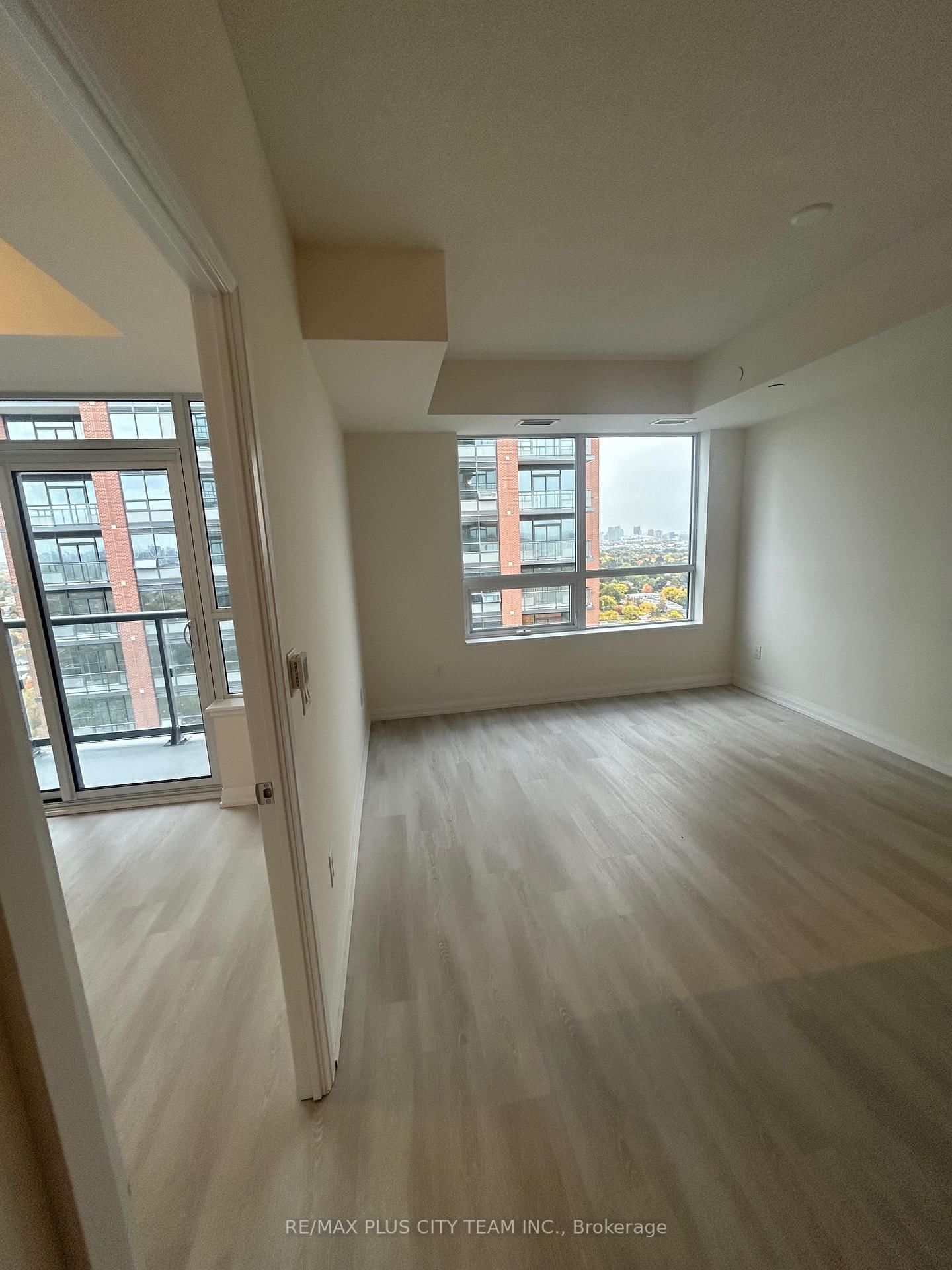 3260 Sheppard Avenue E, Unit 2206 - Photo 2