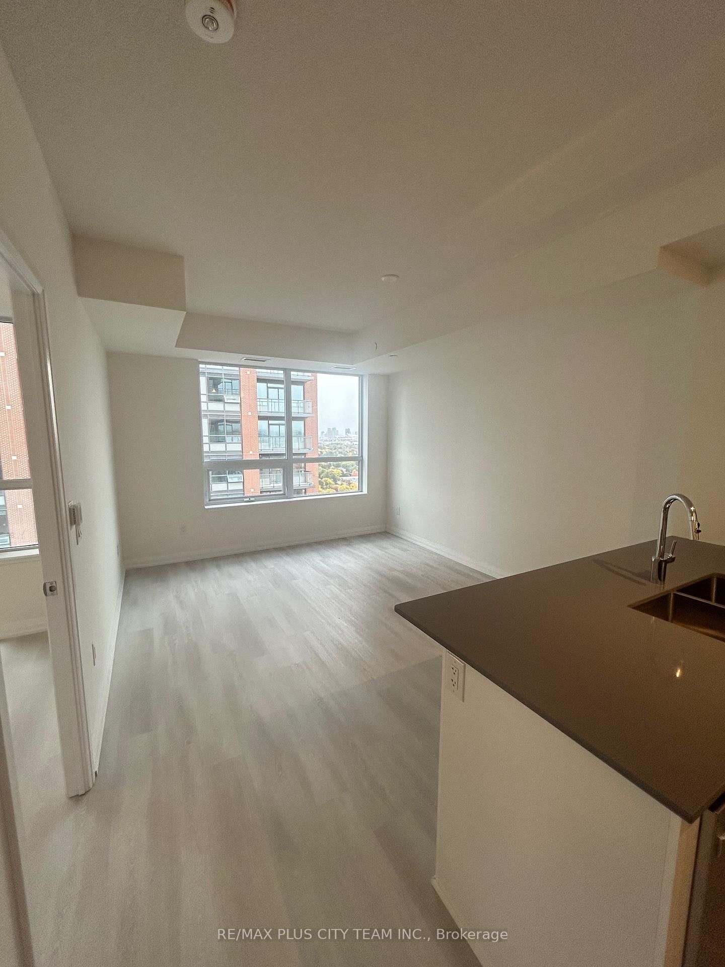 3260 Sheppard Avenue E, Unit 2206 - Photo 3
