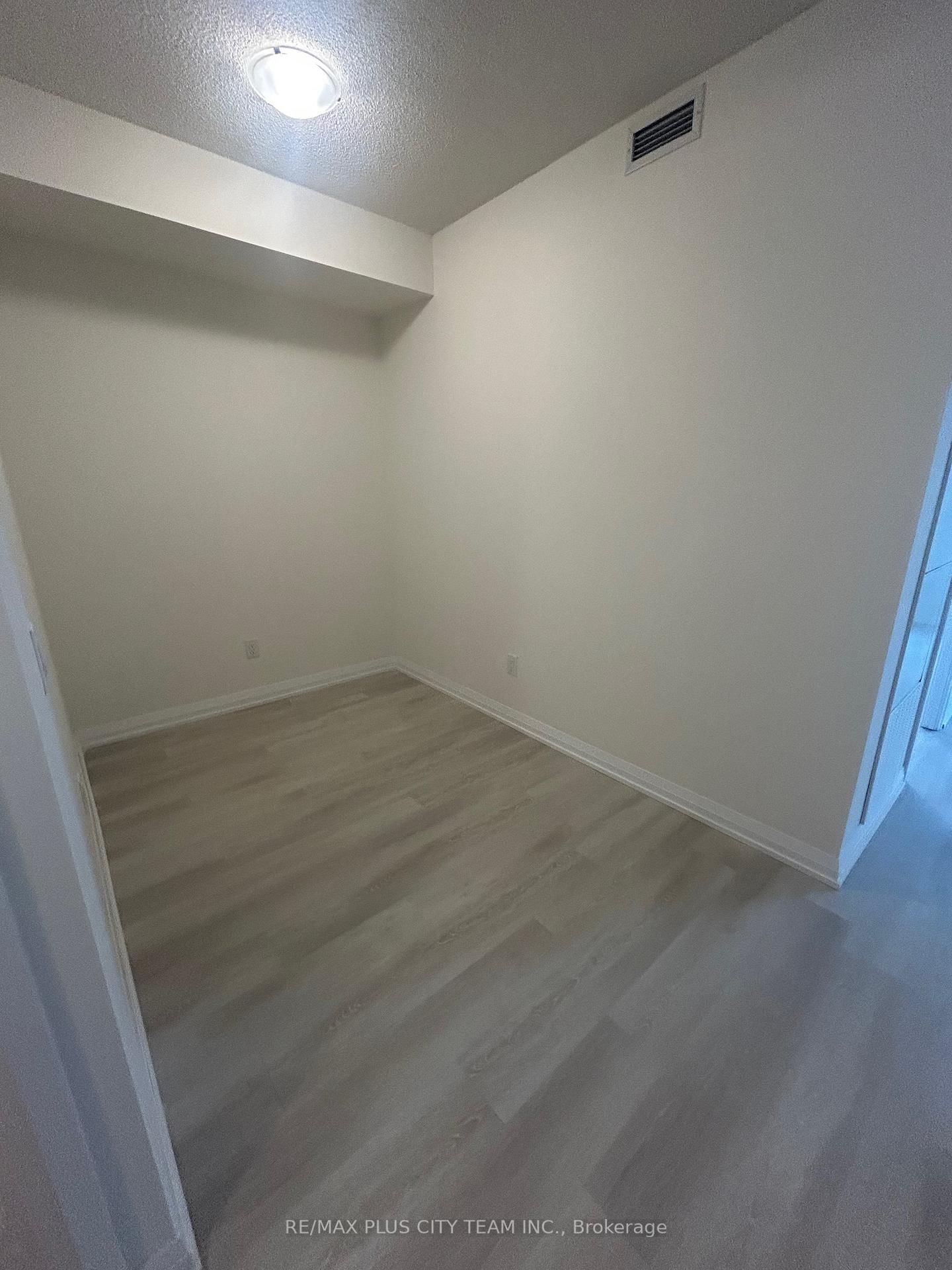 3260 Sheppard Avenue E, Unit 2206 - Photo 7