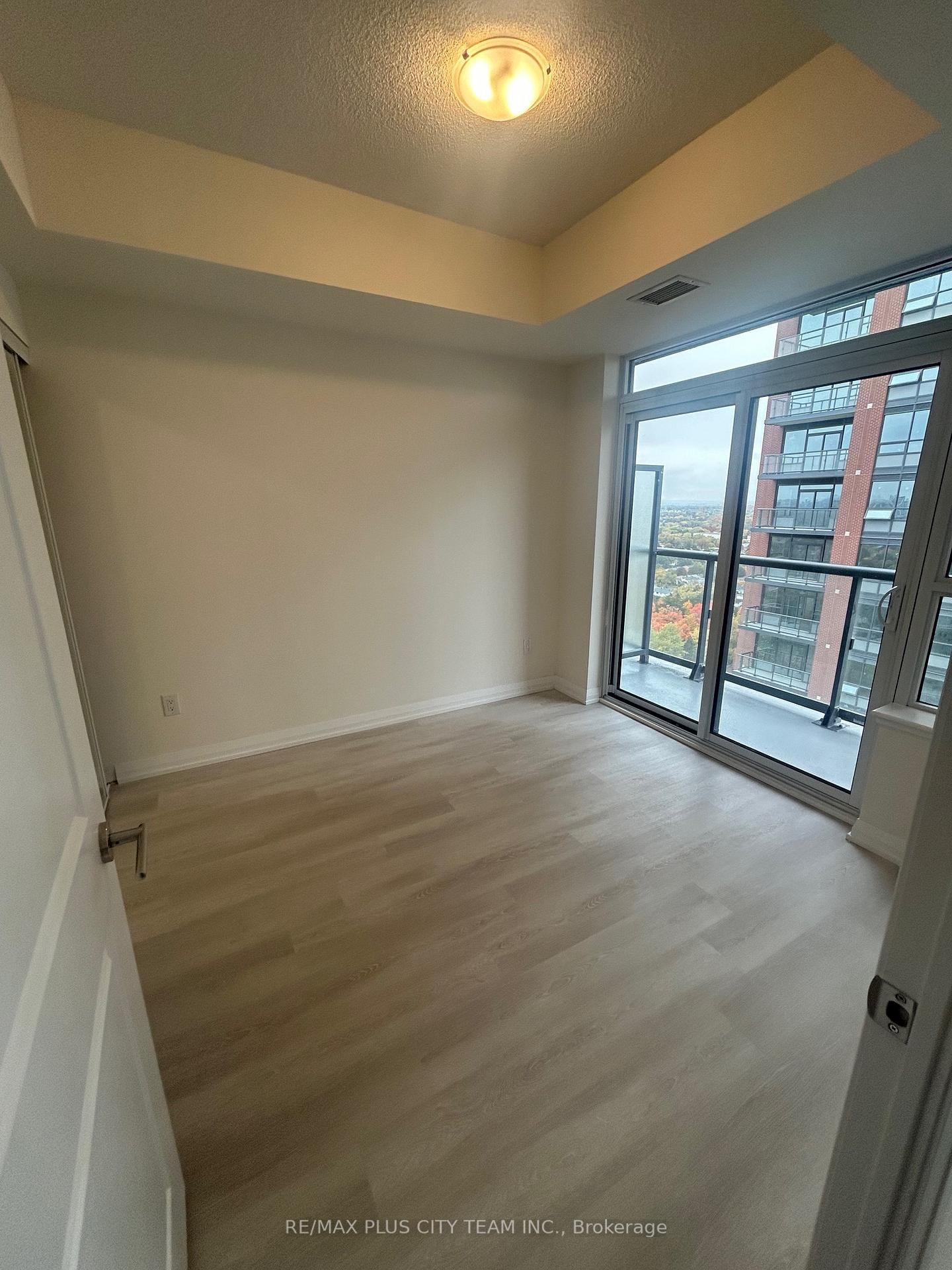 3260 Sheppard Avenue E, Unit 2206 - Photo 8