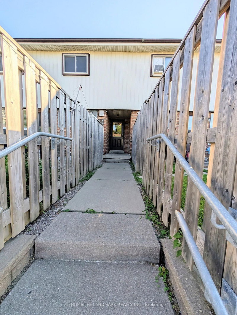 15 - 120 Nonquon Rd, Oshawa, L1G 7E6 | Image 3