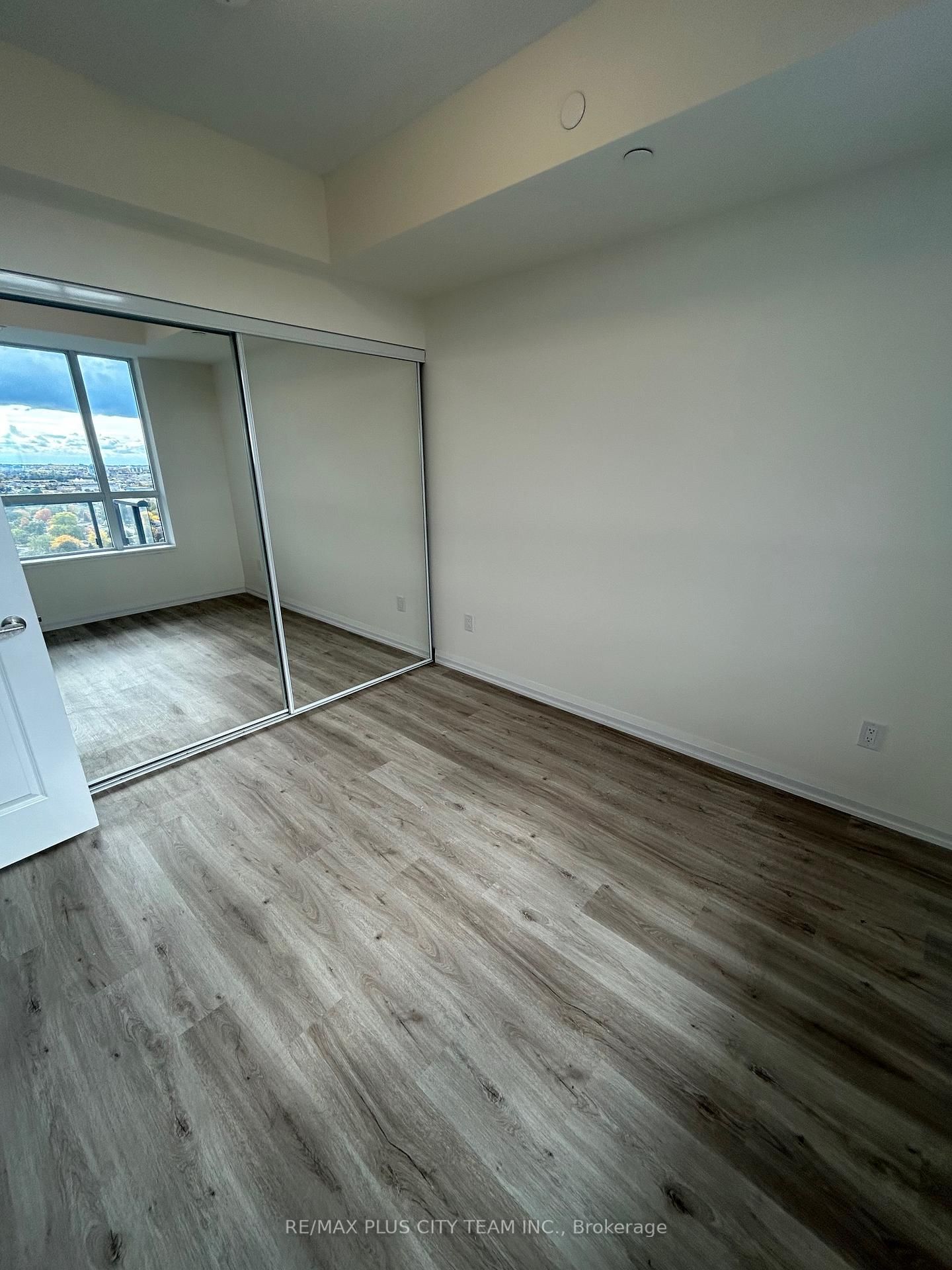 3270 Sheppard Avenue E, Unit 2423 - Photo 10
