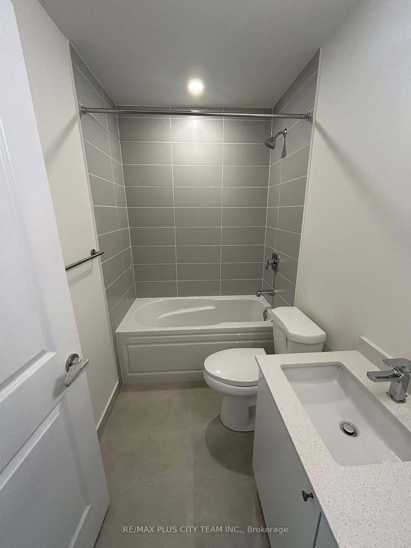 3270 Sheppard Avenue E, Unit 2423 - Photo 11