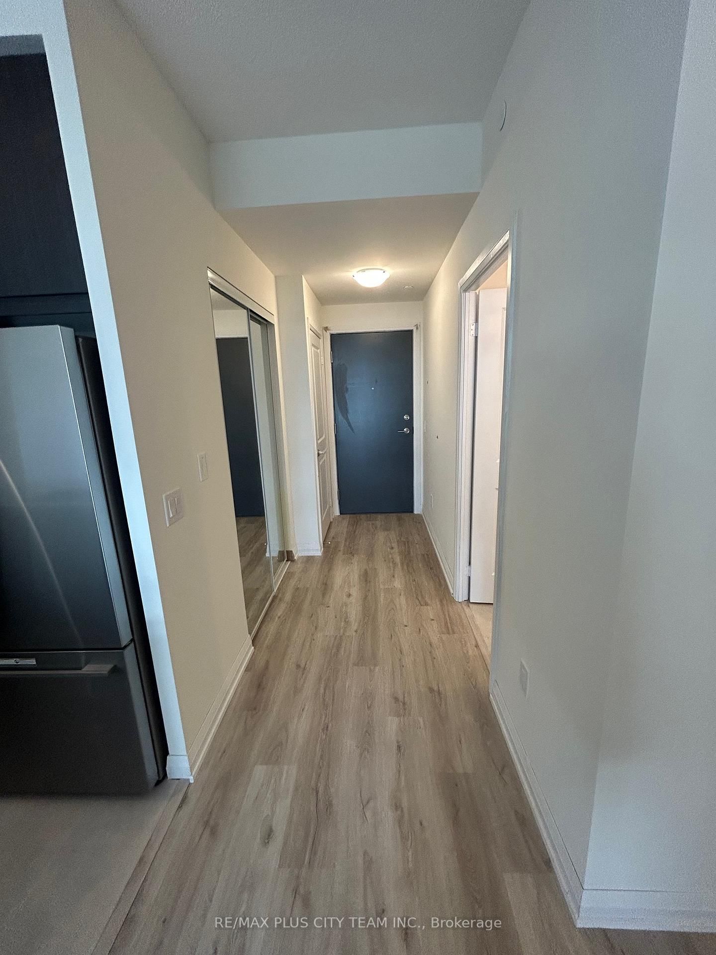 3270 Sheppard Avenue E, Unit 2423 - Photo 2