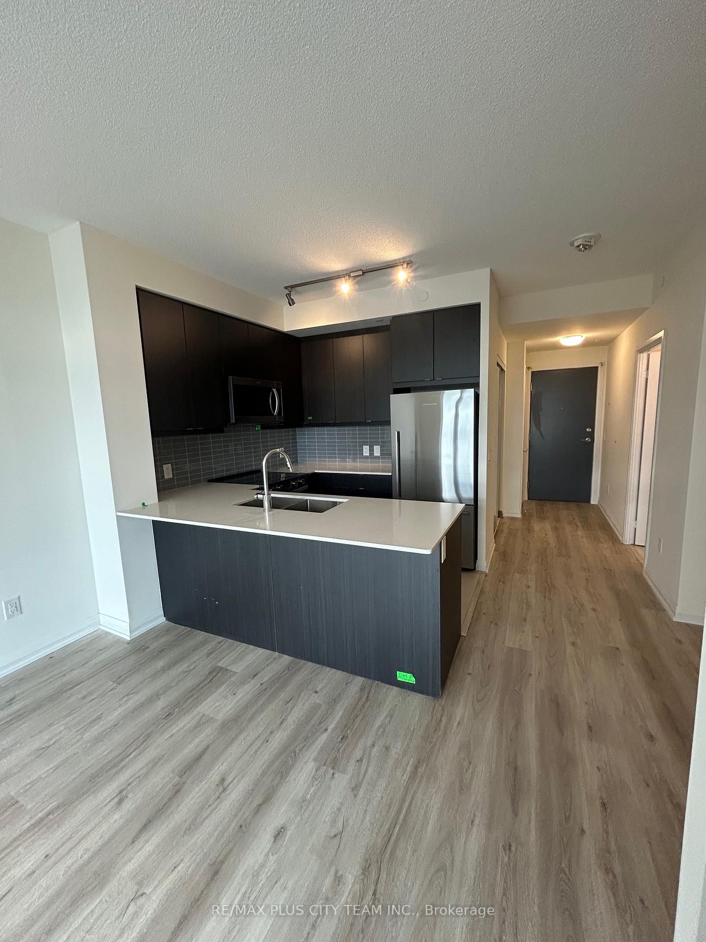 3270 Sheppard Avenue E, Unit 2423 - Photo 4