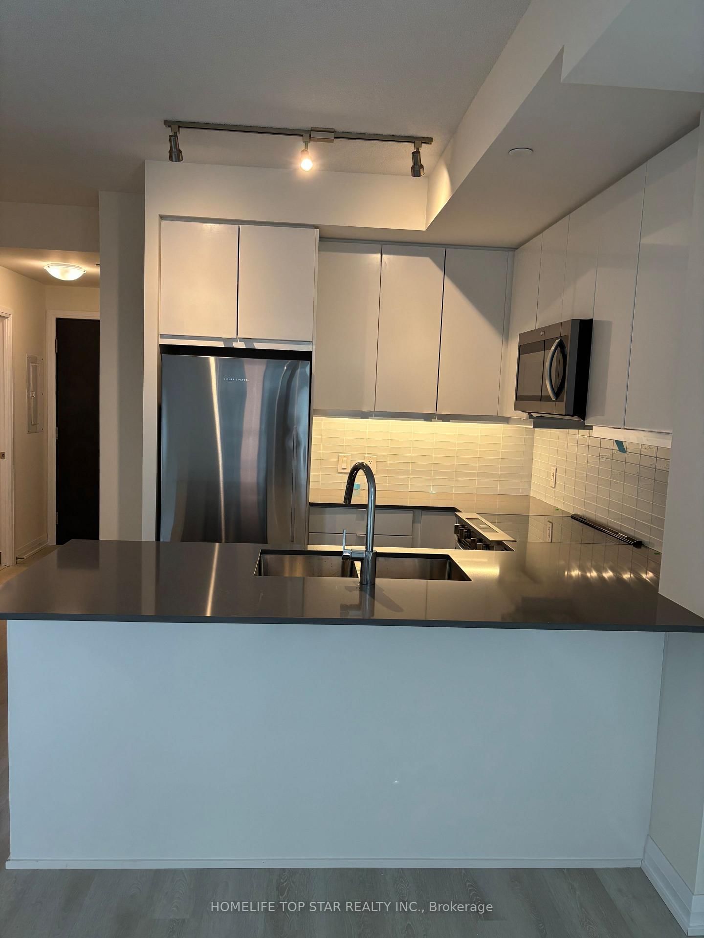 3260 Sheppard Avenue E, Unit 1905 - Photo 3