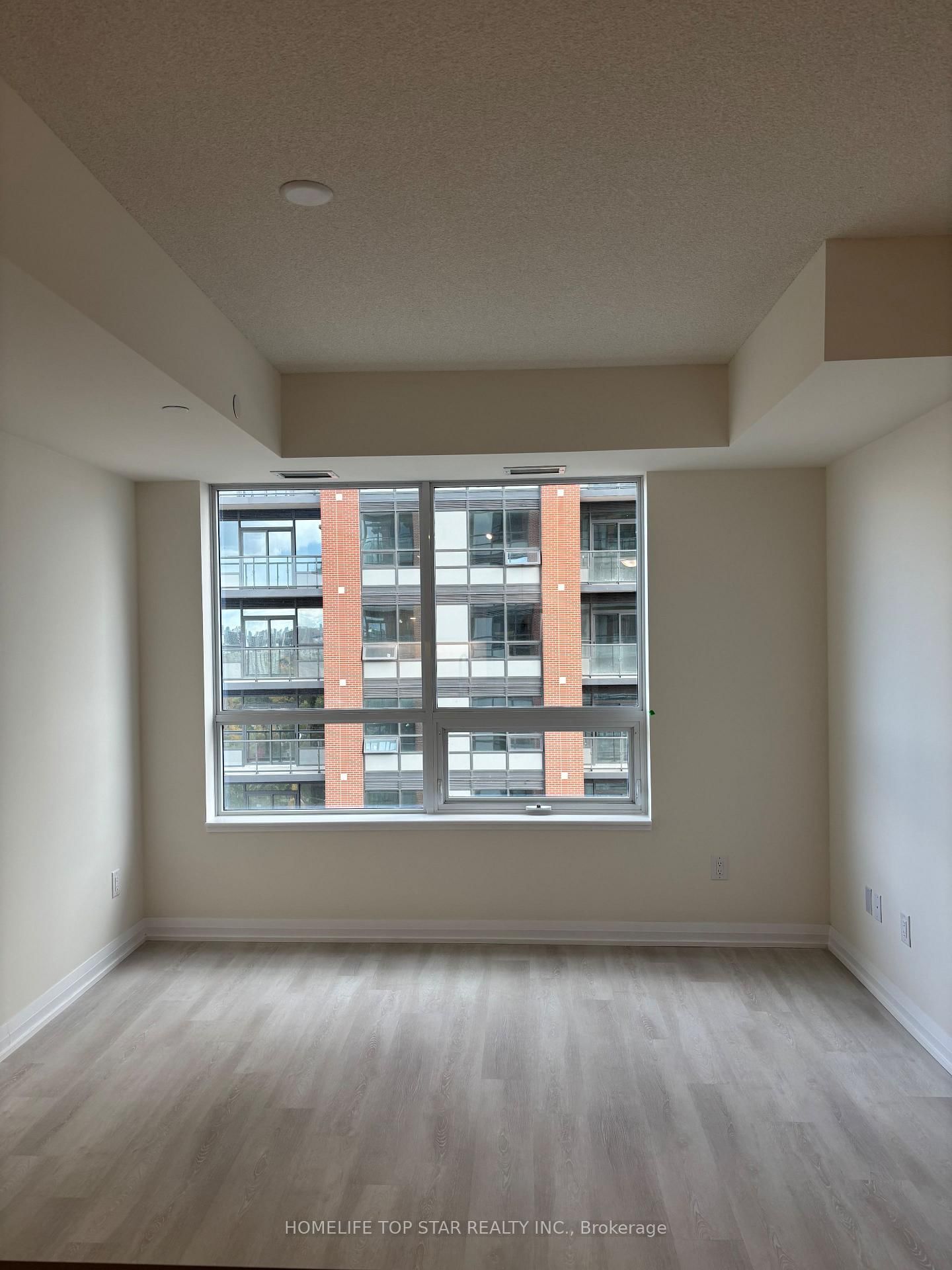 3260 Sheppard Avenue E, Unit 1905 - Photo 5