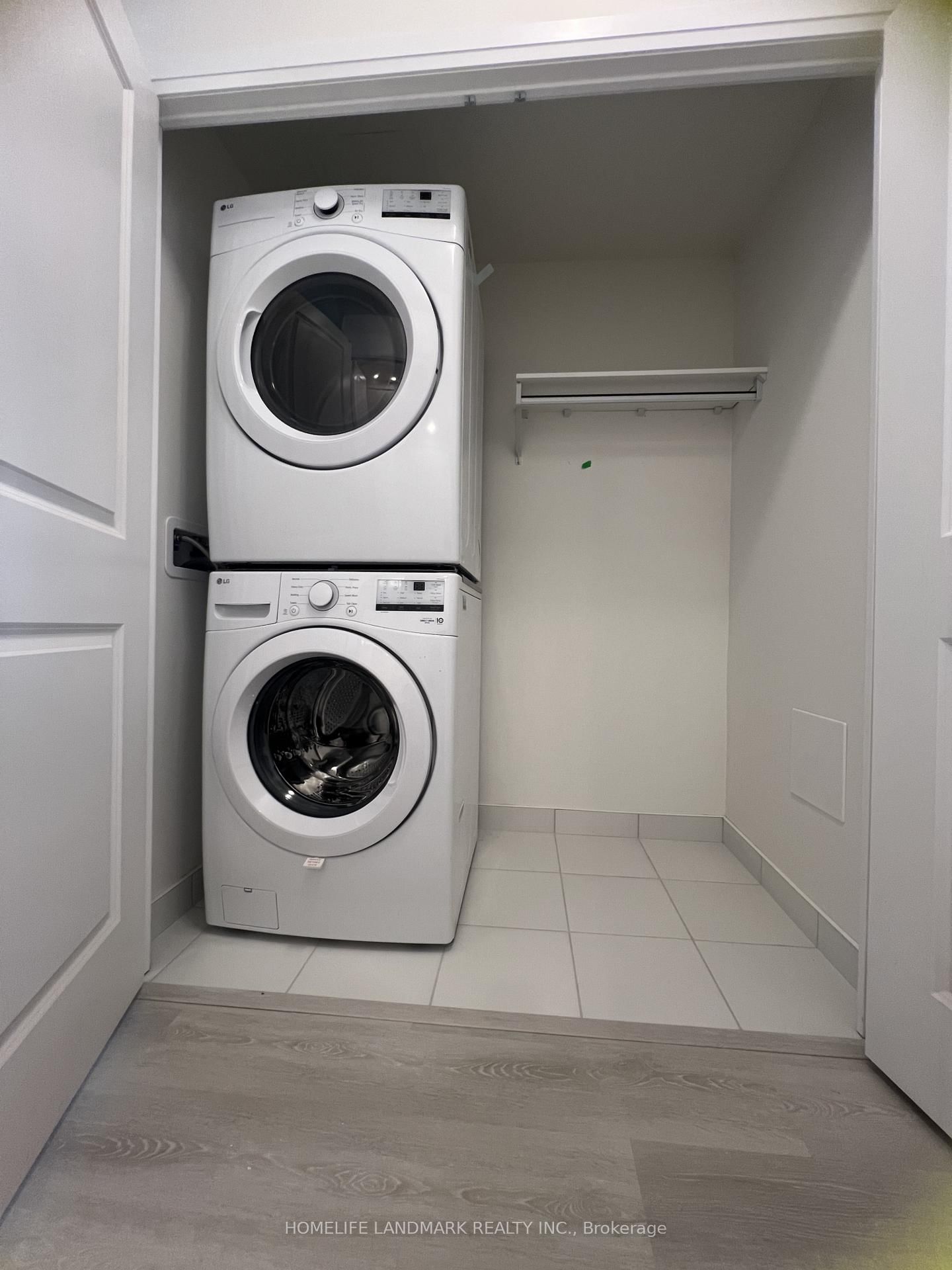 3260 Sheppard Avenue E, Unit 1006 - Photo 2