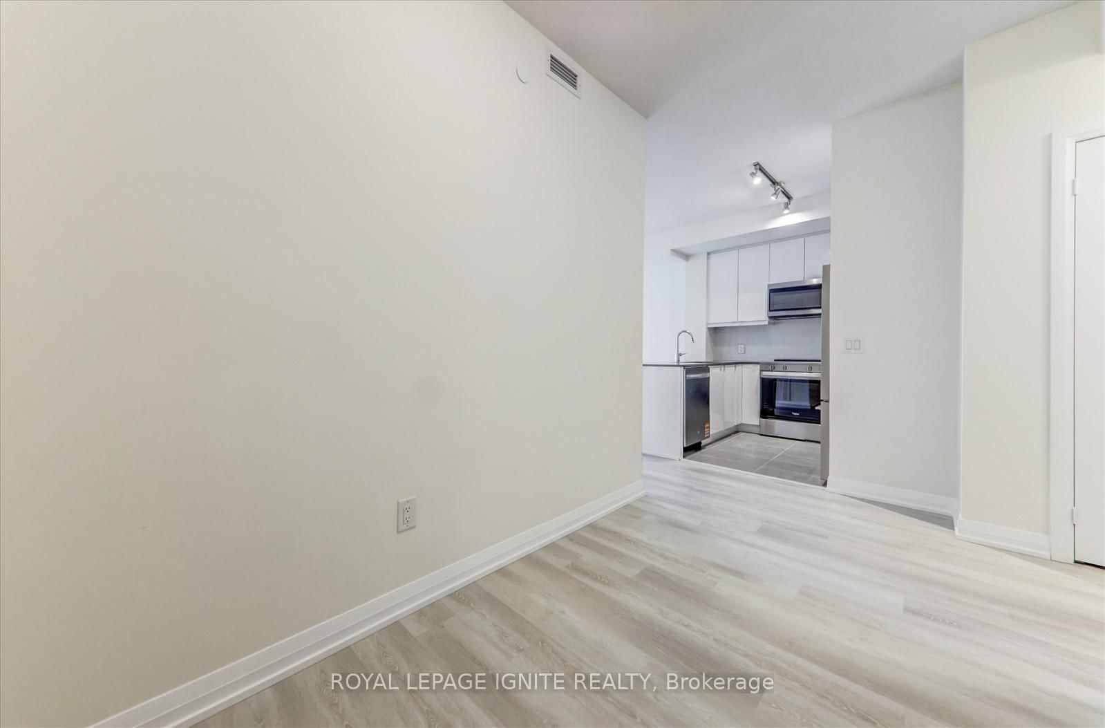 3270 Sheppard Avenue E, Unit 1726 - Photo 12