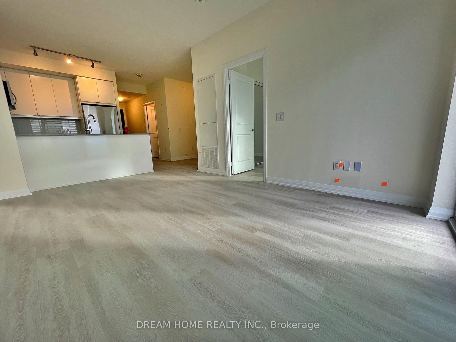 3270 Sheppard Avenue E, Unit 1923 - Photo 6
