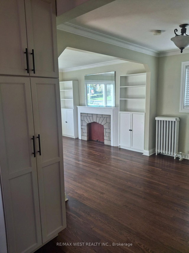 Main Floor - 62 Glencrest Boulevard