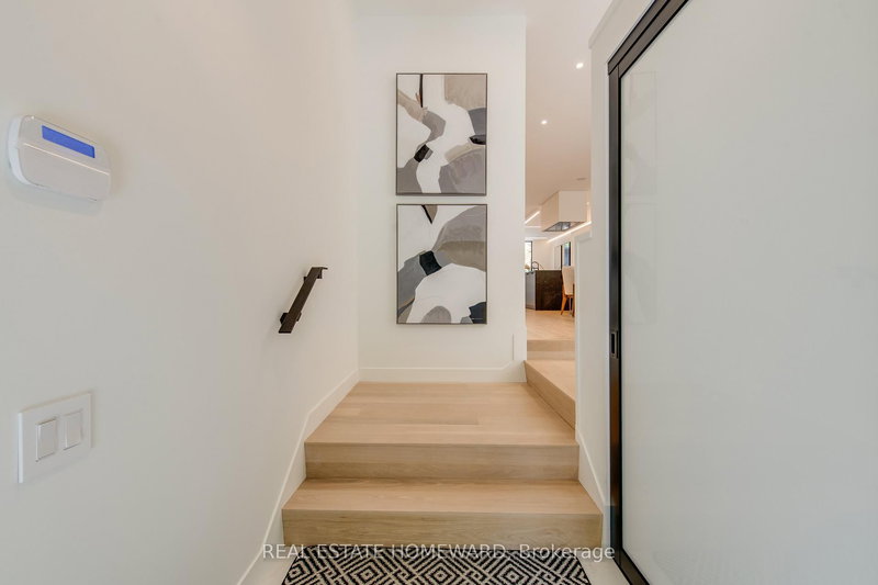 174 Kenilworth Ave, Toronto, M4L 3S6 | Image 2