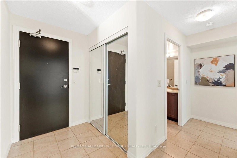 303 - 1600 Charles St, Whitby, L1N 0G4 | Image 2