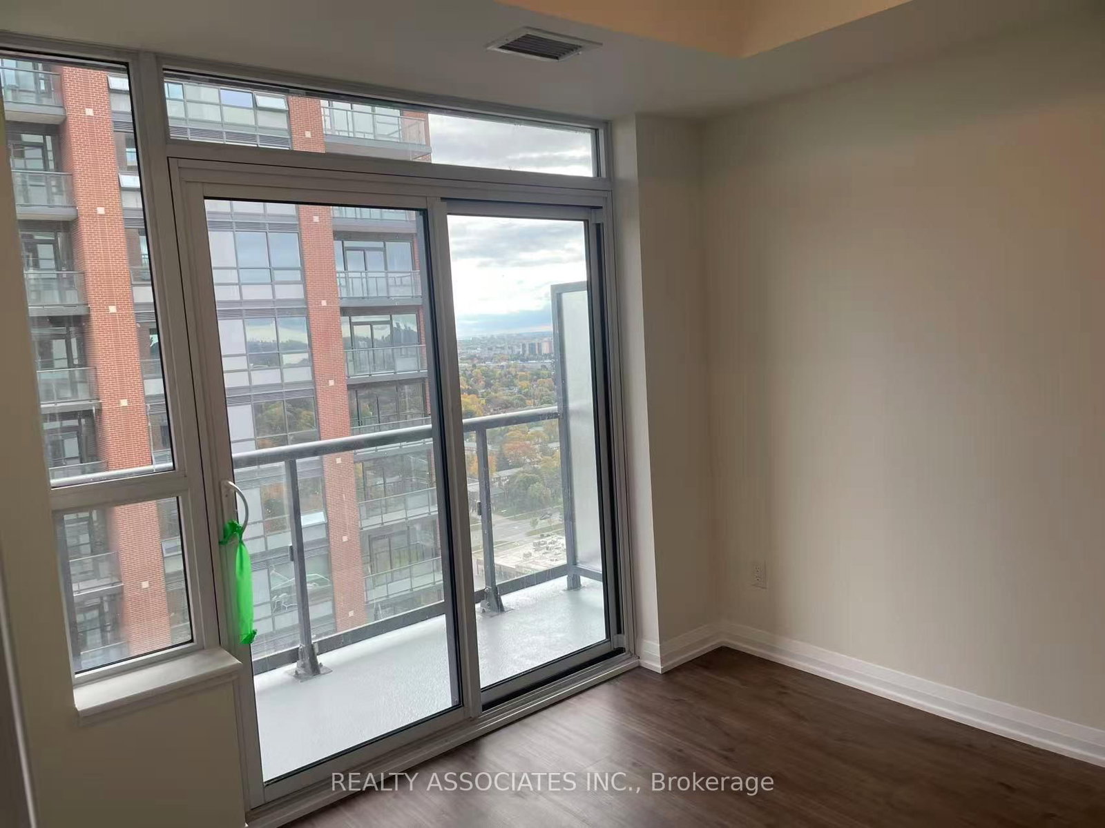 3260 Sheppard Avenue E, Unit 2505 - Photo 5
