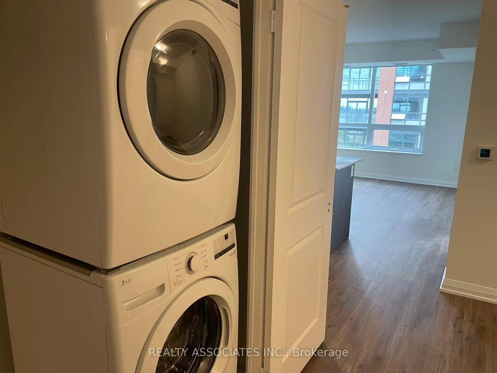 3260 Sheppard Avenue E, Unit 2505 - Photo 9