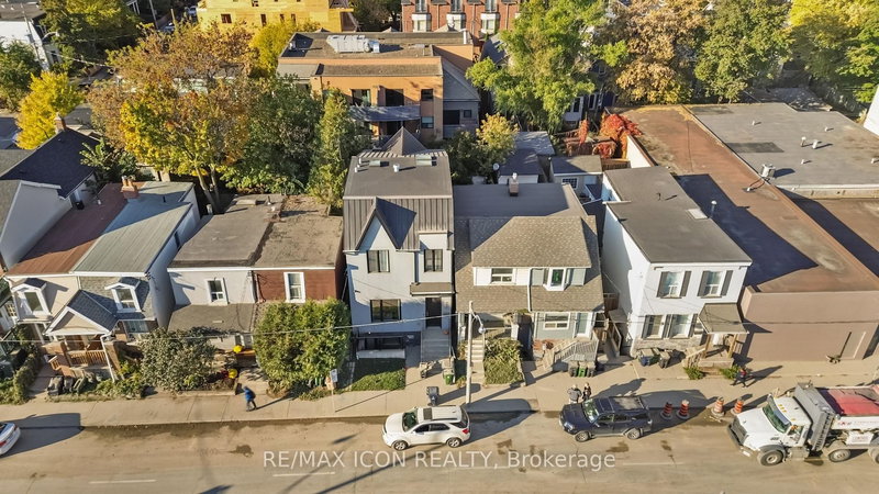 898 Eastern Ave, Toronto, M4L 1A4 | Image 2