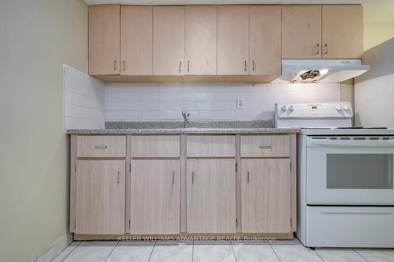 Lower - 218 Broadview Ave, Toronto, M4M 2G5 | Image 3