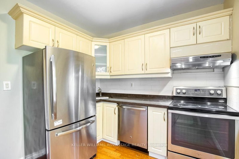 Upper - 218 Broadview Ave, Toronto, M4M 2G5 | Image 2