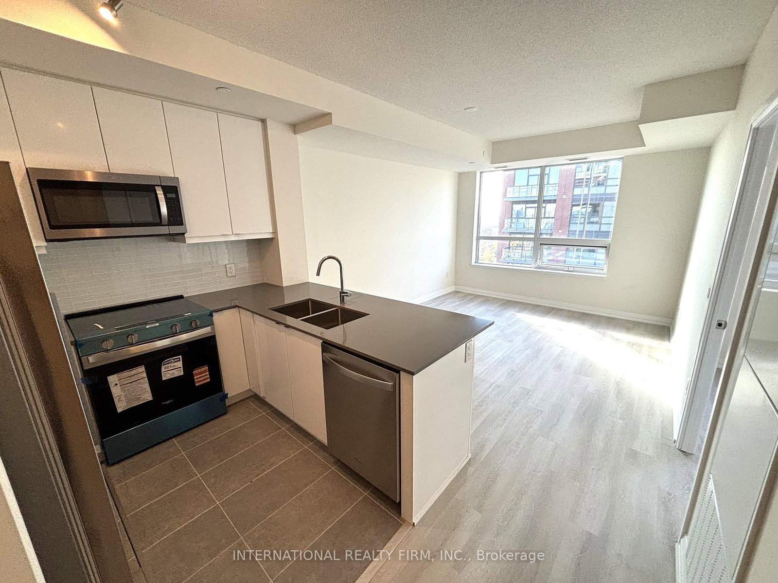 3270 Sheppard Avenue E, Unit 2725 - Photo 5