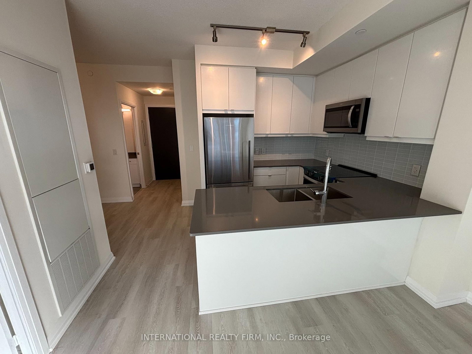 3270 Sheppard Avenue E, Unit 2725 - Photo 9