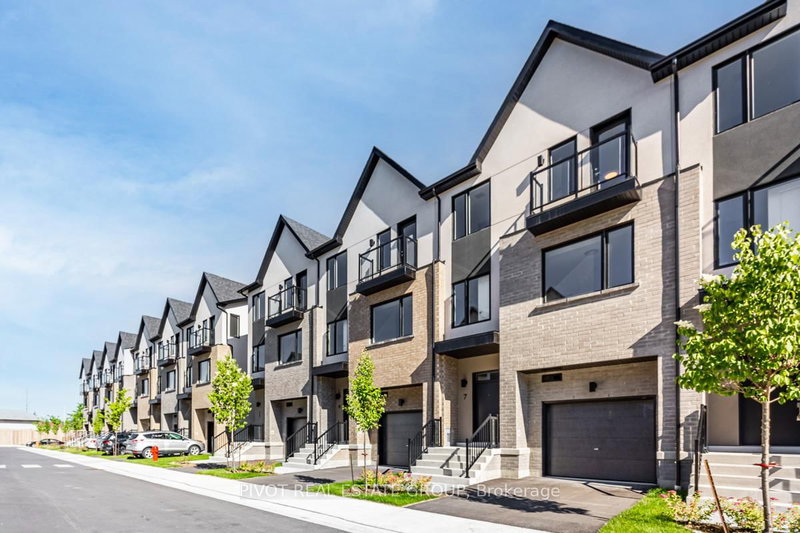 9 Lively Way, Whitby, L1R 0S3 | Image 2