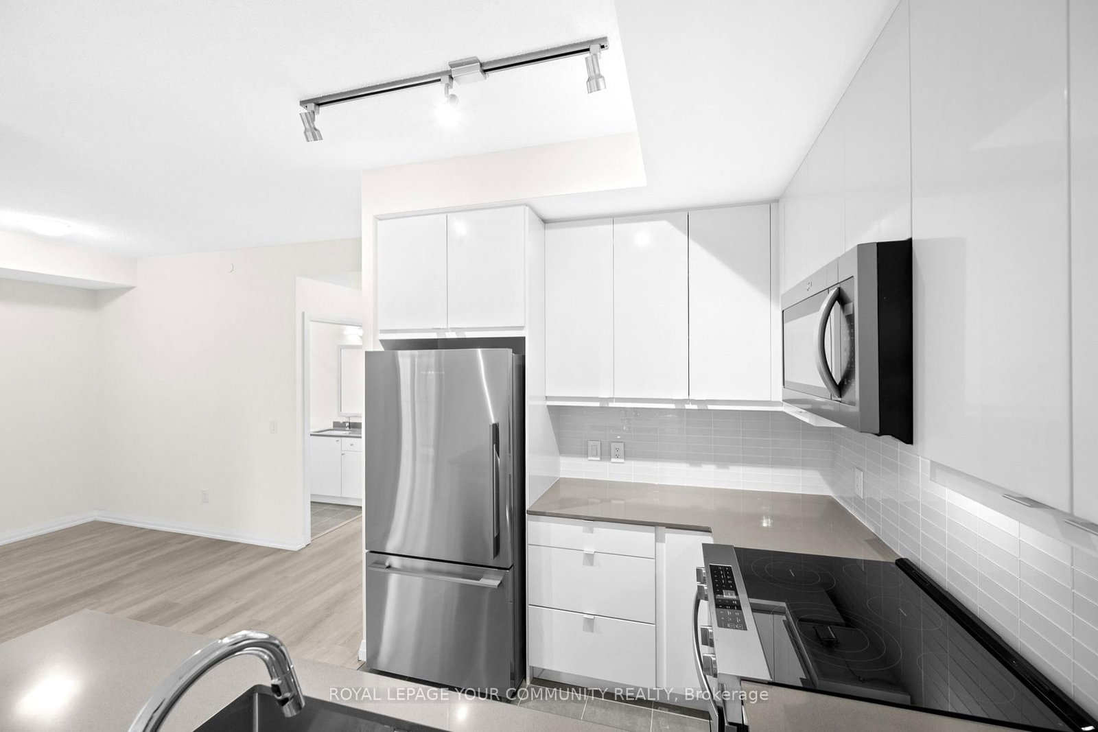 3270 Sheppard Avenue E, Unit 2525 - Photo 8