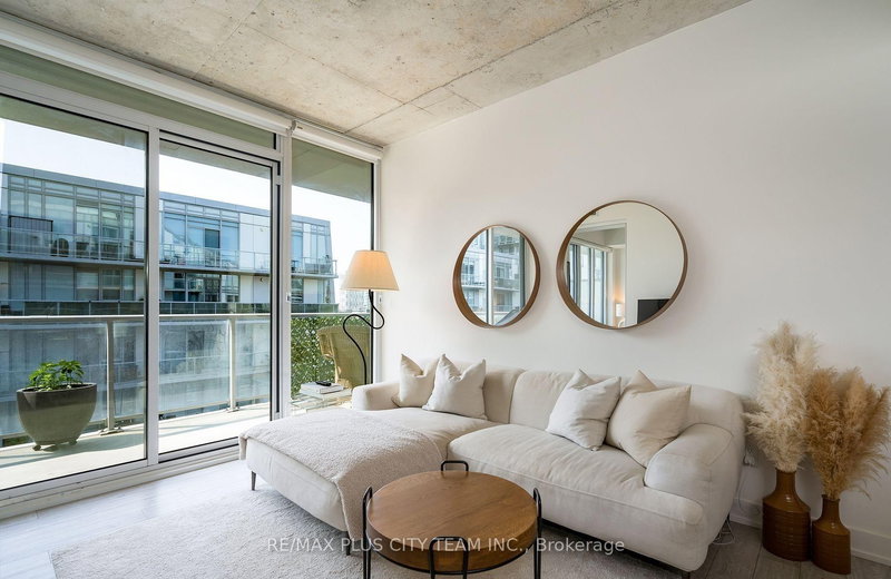 915 - 30 Baseball Pl, Toronto, M4M 0E8 | Image 2