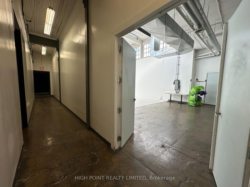 26 Logan Ave, Toronto, M4M 2M9 | Image 3