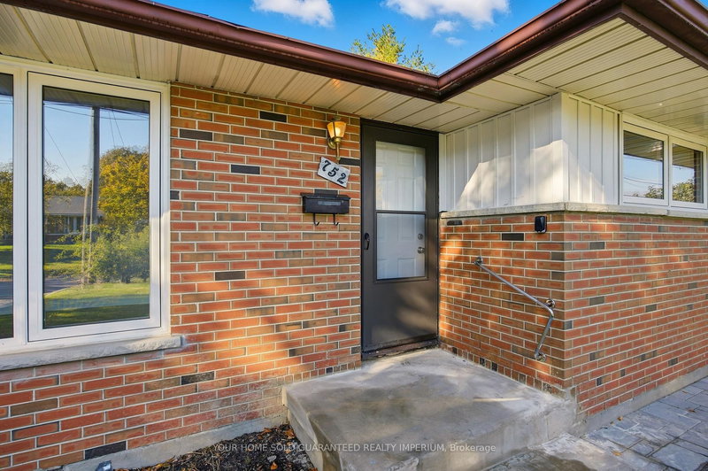 752 Glenforest St, Oshawa, L1J 5E8 | Image 2