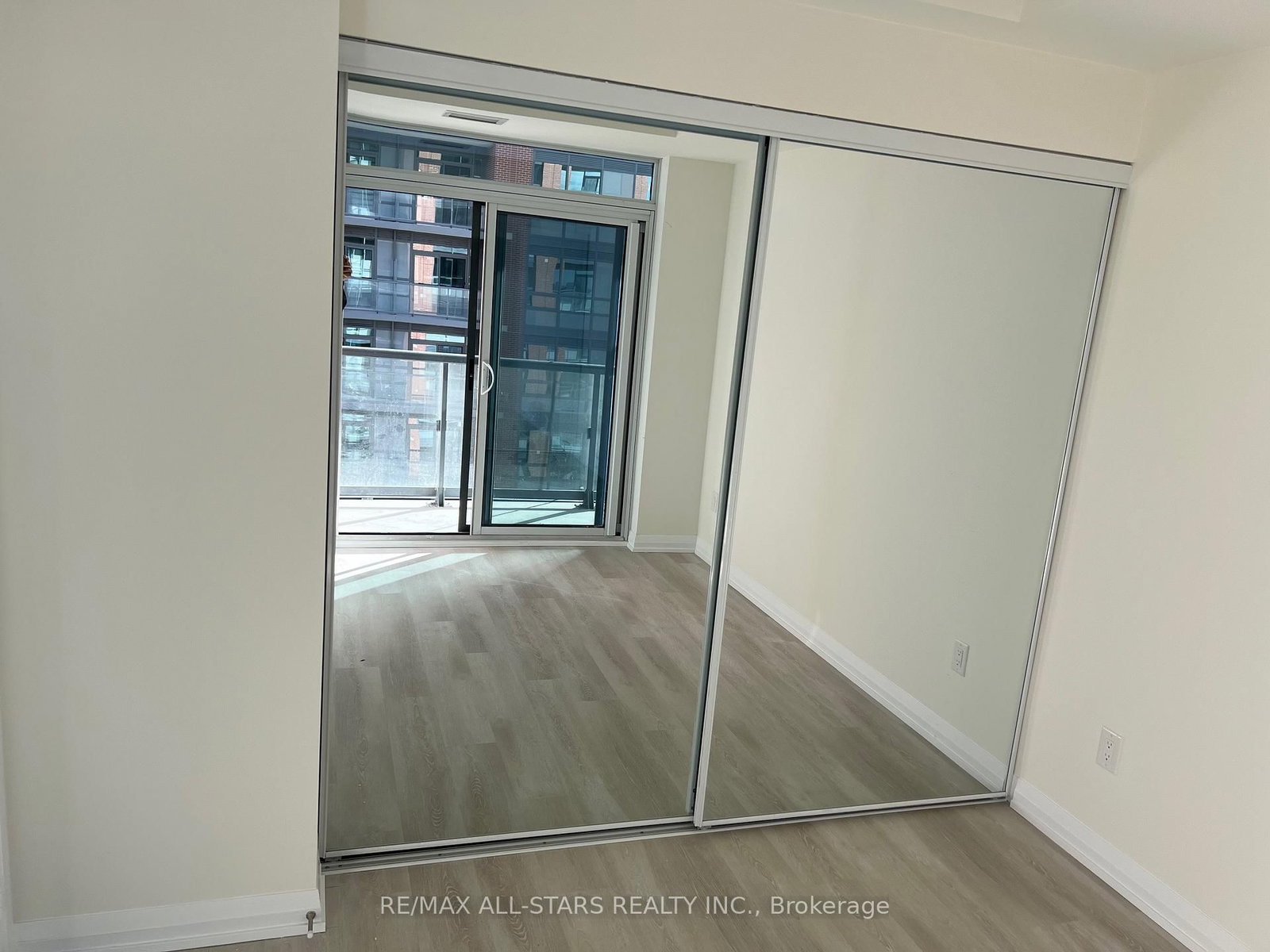 3270 Sheppard Avenue E, Unit 1826 - Photo 8