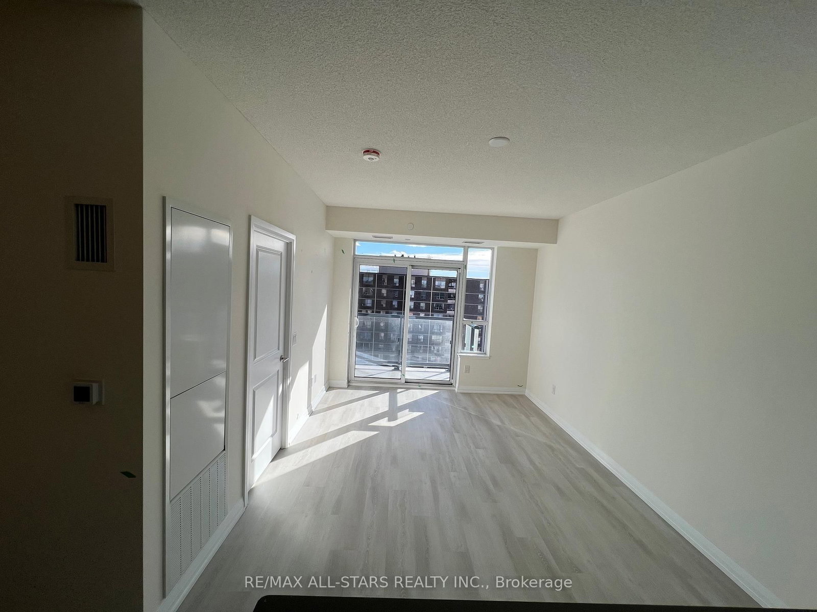 3270 Sheppard Avenue E, Unit 1523 - Photo 4