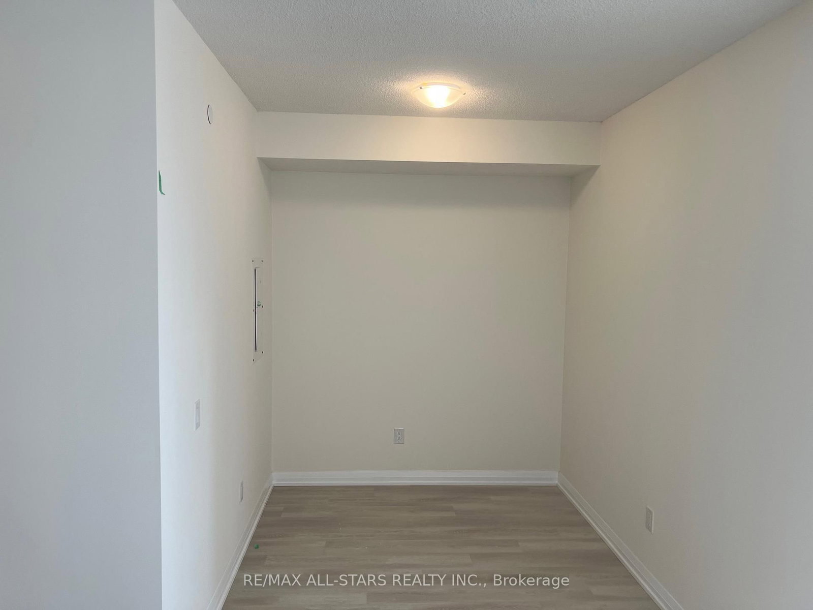 3270 Sheppard Avenue E, Unit 1523 - Photo 5