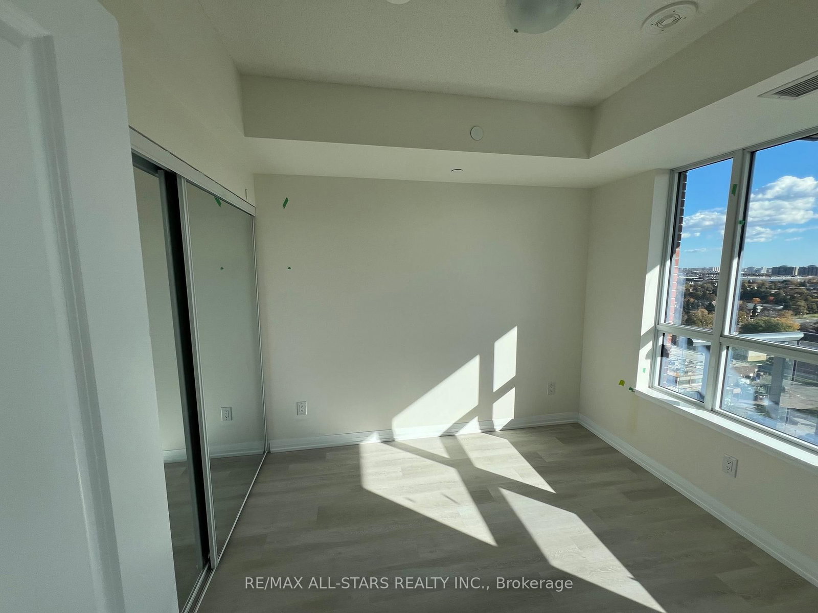3270 Sheppard Avenue E, Unit 1523 - Photo 6