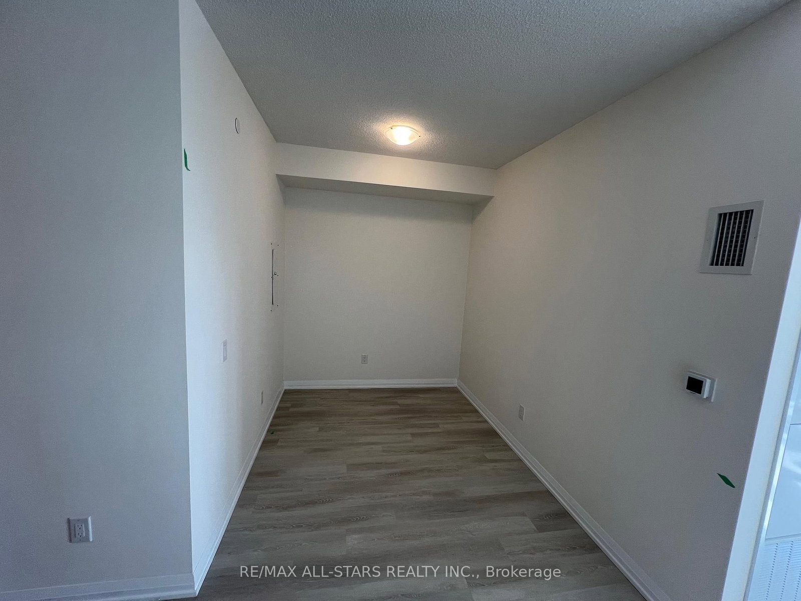 3270 Sheppard Avenue E, Unit 1523 - Photo 7