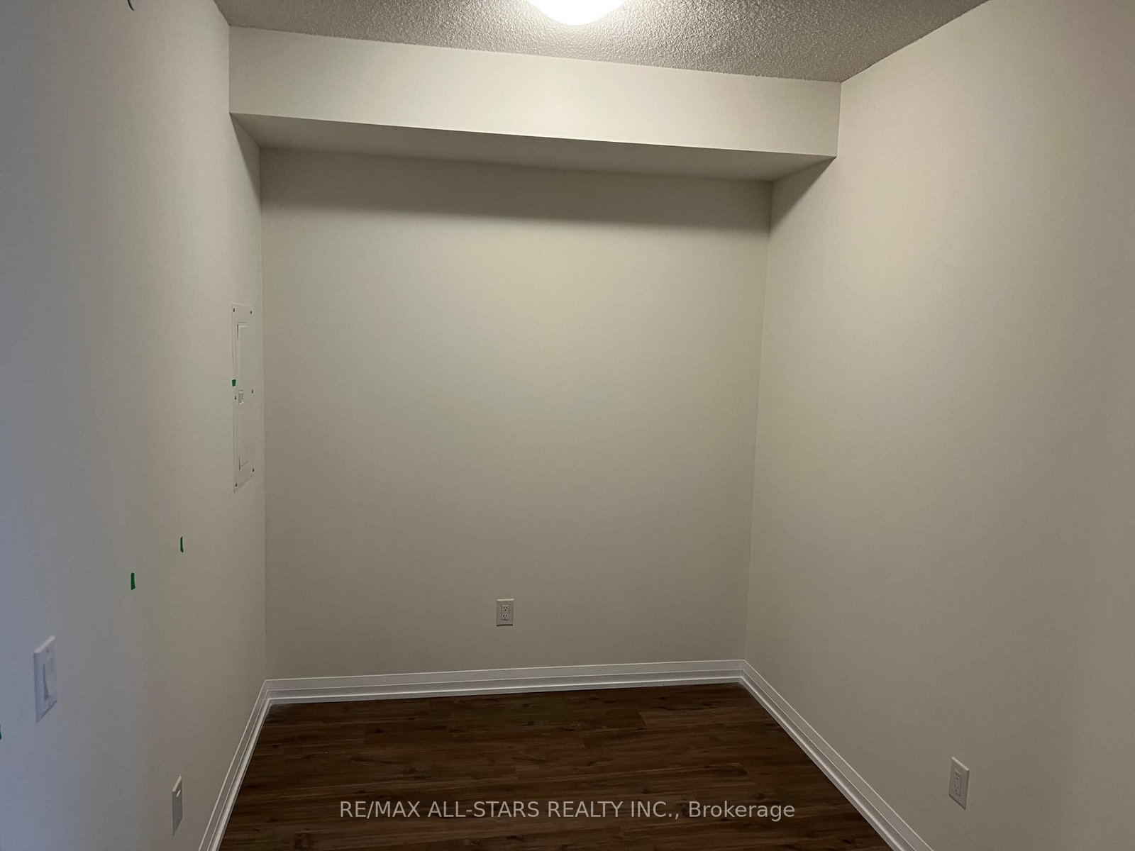 3270 Sheppard Avenue E, Unit 2123 - Photo 4