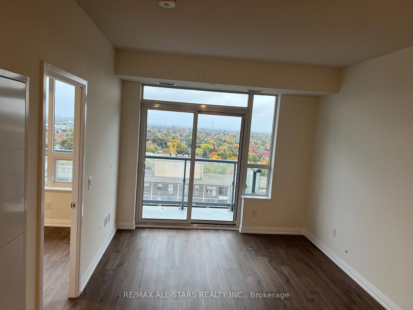 3270 Sheppard Avenue E, Unit 2123 - Photo 6