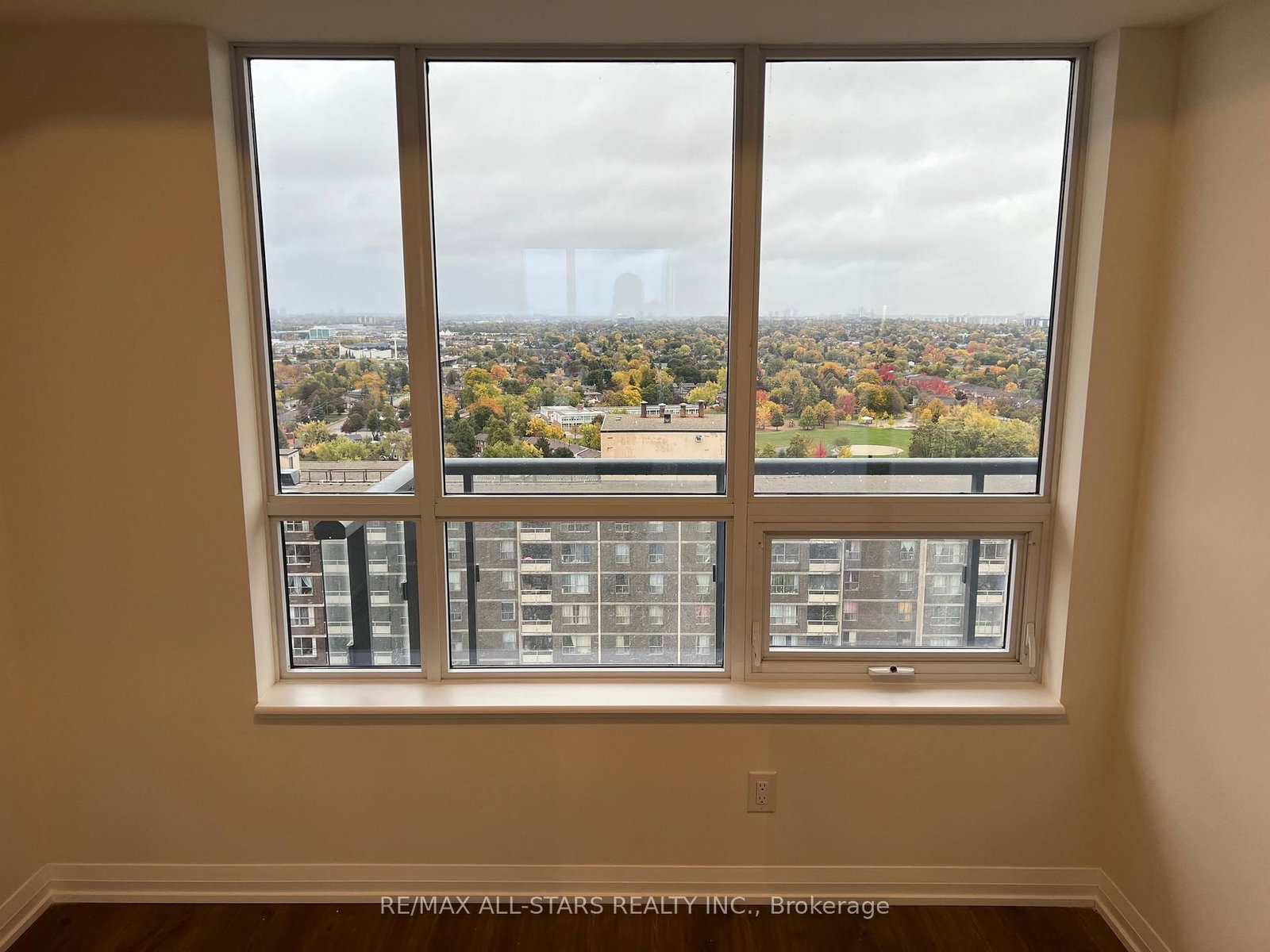 3270 Sheppard Avenue E, Unit 2123 - Photo 8