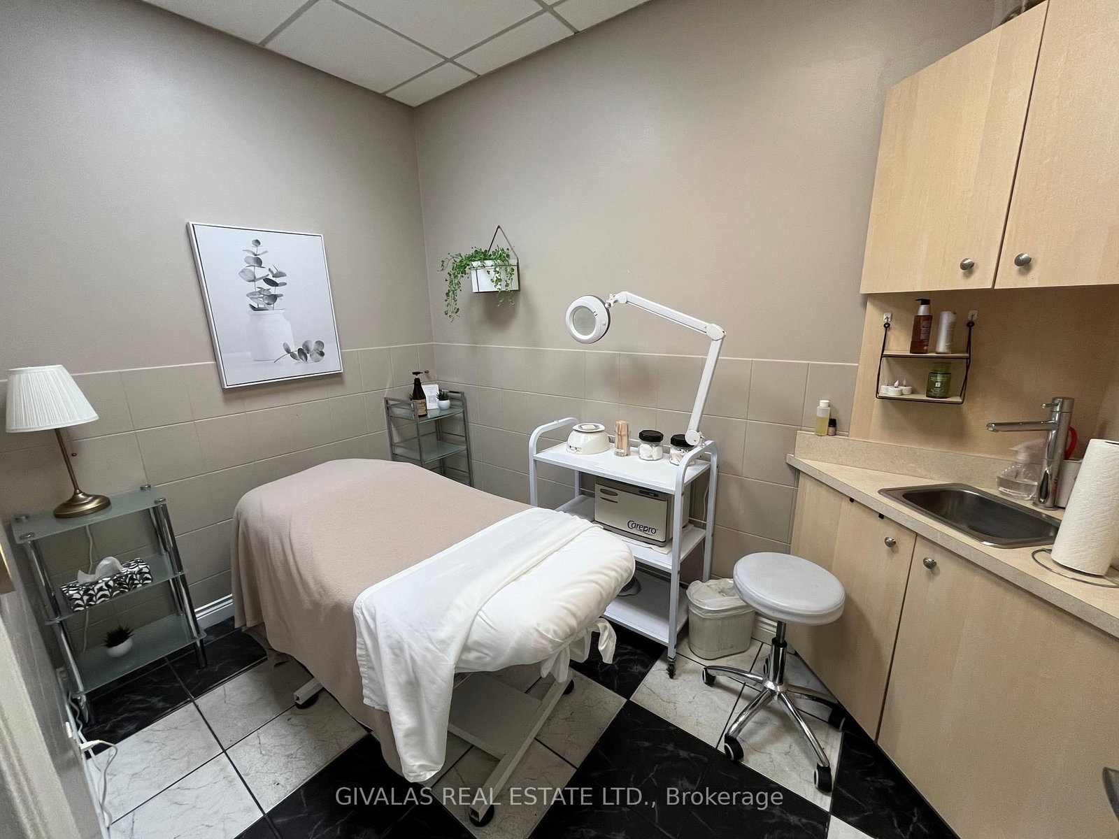 216 Brock Street S - Photo 11