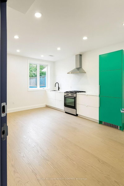 Townhouse leased at 201-2034 Danforth Avenue, Toronto, Ontario, M4C 1J6 - Danforth - MLS: E12521990