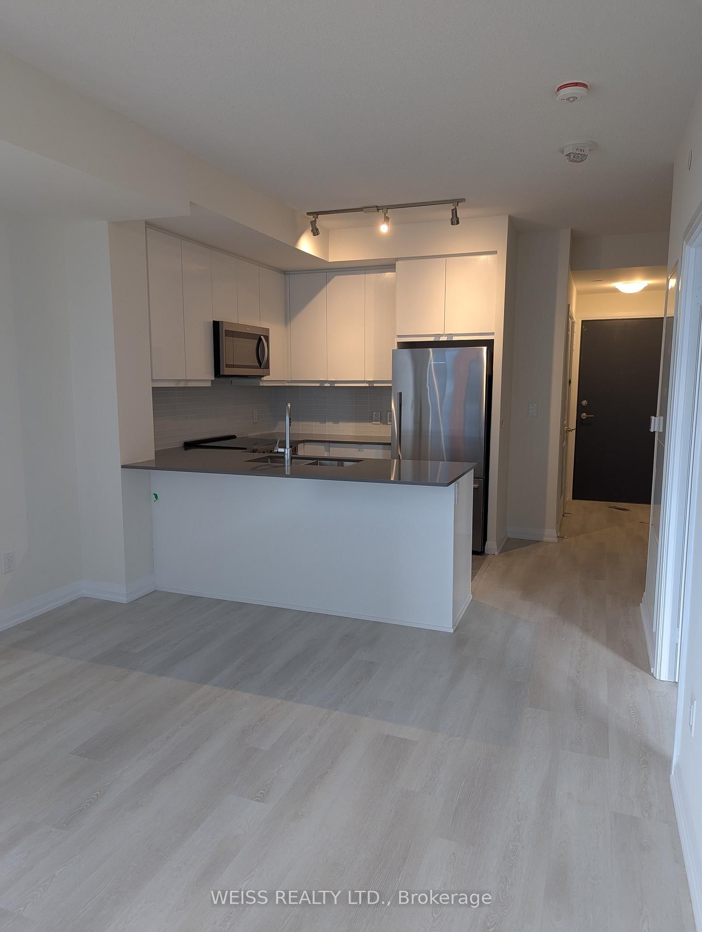 3270 Sheppard Avenue E, Unit 2126 - Photo 2