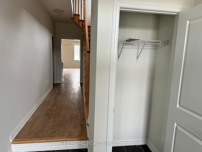 258 Okanagan Path, Oshawa, L1H 0A7 | Image 3