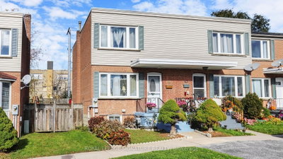Townhouse sold at 44-740 Kennedy Road, Toronto, Ontario, M1K 2C5 - Ionview - MLS: E12527346