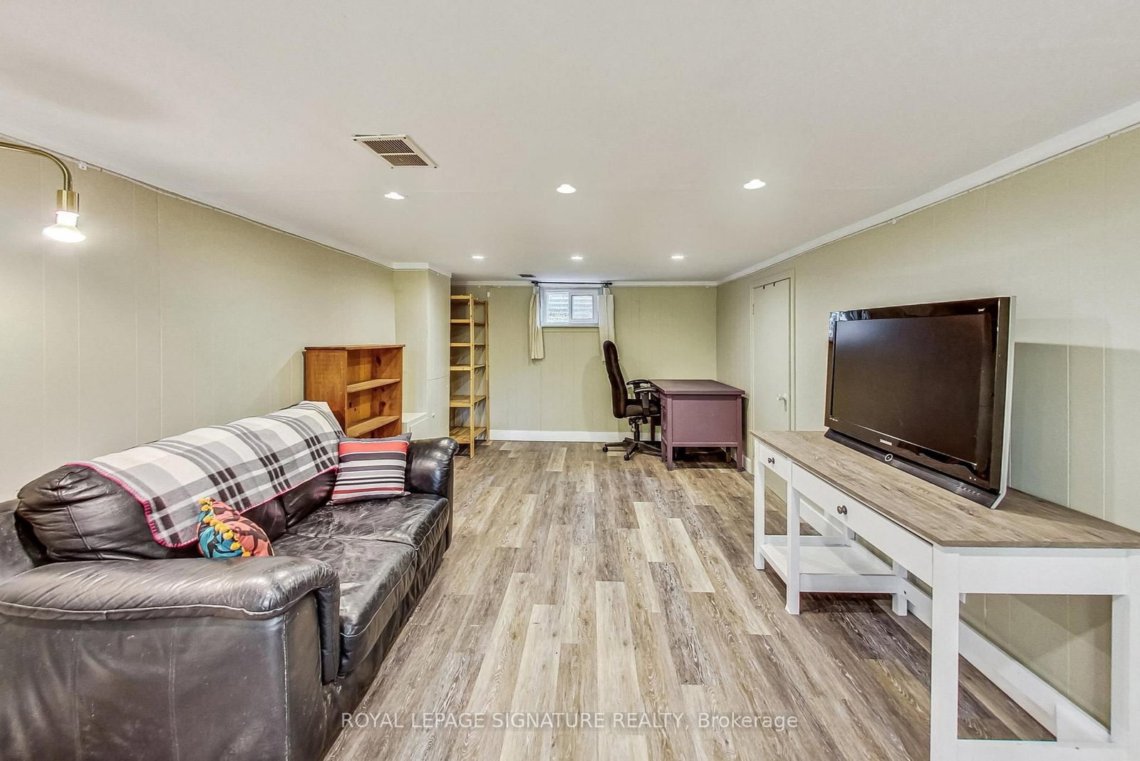 Detached House for lease at 1 Milne Avenue, Toronto, Ontario, M1L 1J7 - Oakridge - MLS: E12530546