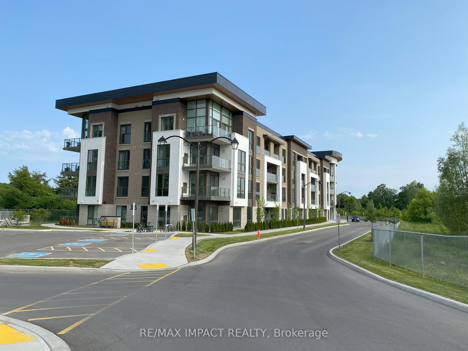 Condo for sale at 224-385 Arctic Red Drive, Oshawa, Ontario, L1L 0W9 - Windfields - MLS: E12532156