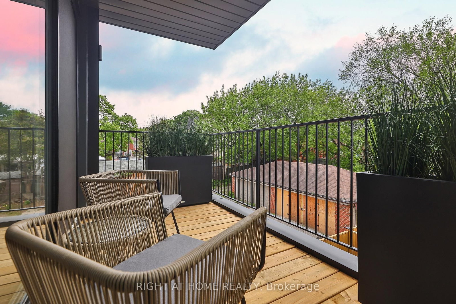 2343 Gerrard Street E - Photo 13