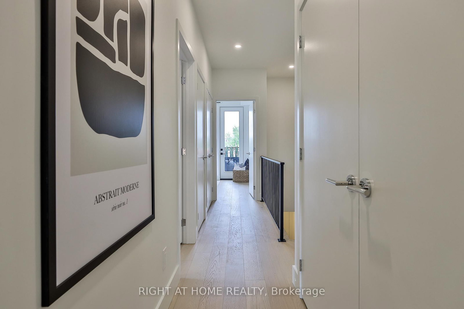 2343 Gerrard Street E - Photo 14